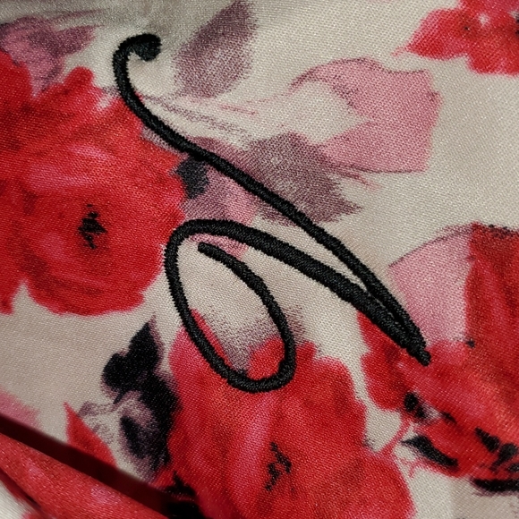 New Victoria's Secret Faux Fur Floral Slipper & Lingerie Bag Medium 7/8 - Picture 5 of 6